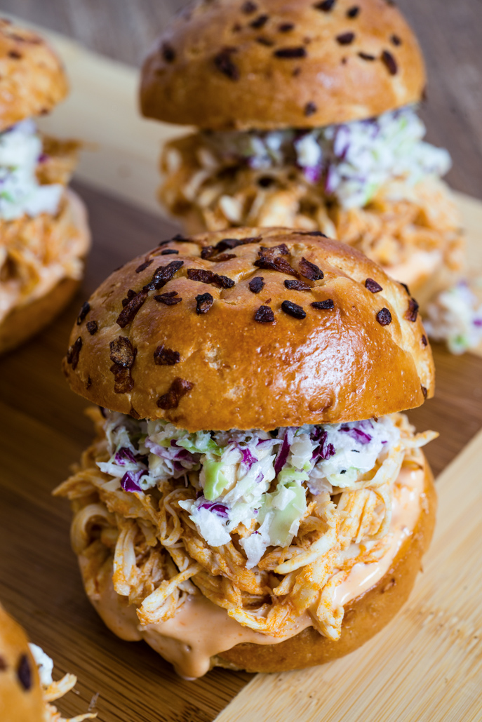 Perfect World Cup party food! Buffalo Chicken Sliders with Blue Cheese Coleslaw - Yum! everydaygoodthinking.ca @hamiltonbeach