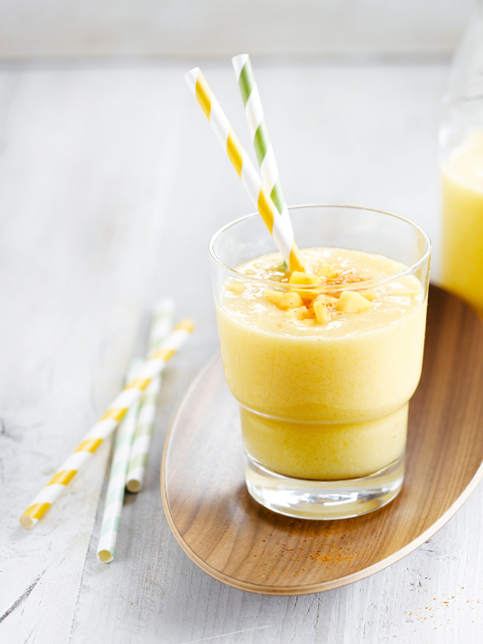 Frothy Pineapple Banana Smoothie - 8 Smoothie Recipes to 'Ring in Spring' from Everyday Good Thinking by @hamiltonbeach